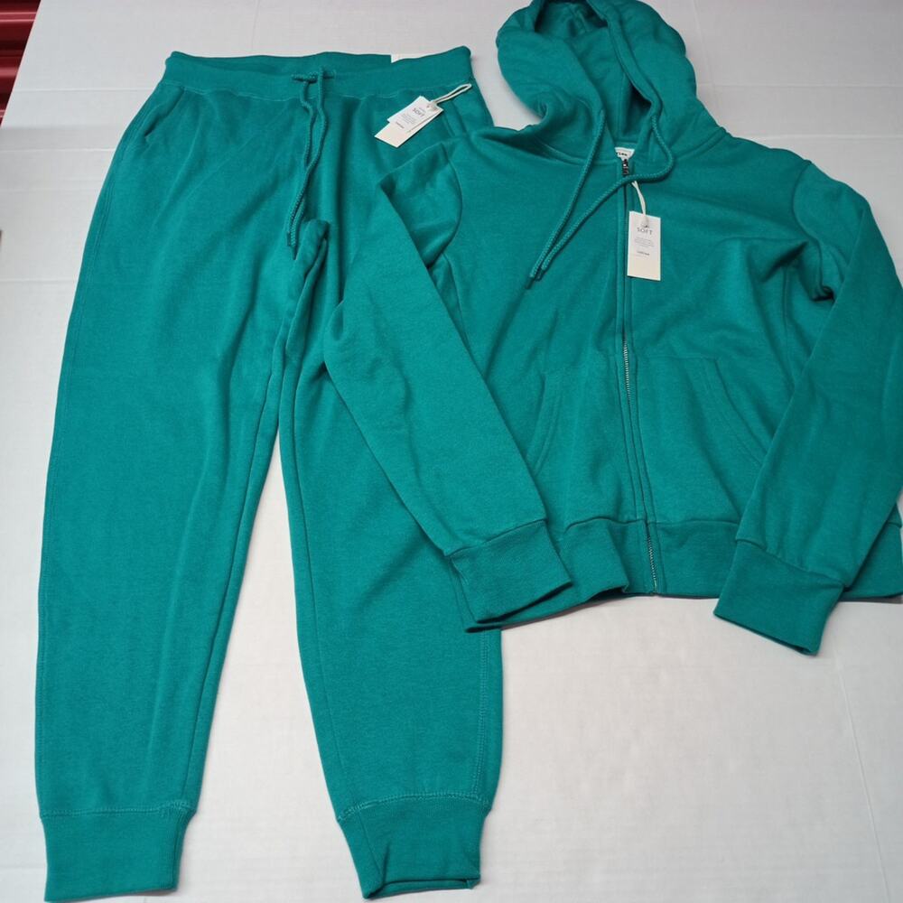 Reflex Green 2 Piece Jogger And‎ Full Zip Hoodie Sweatshirt Set